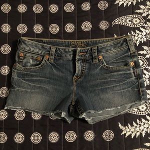 Sliver cutoff shorts